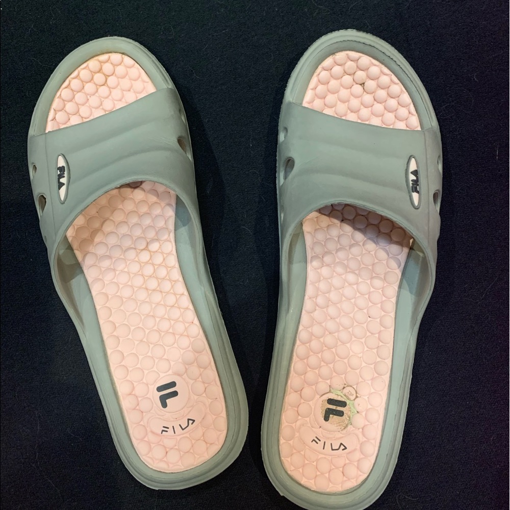Fila slides